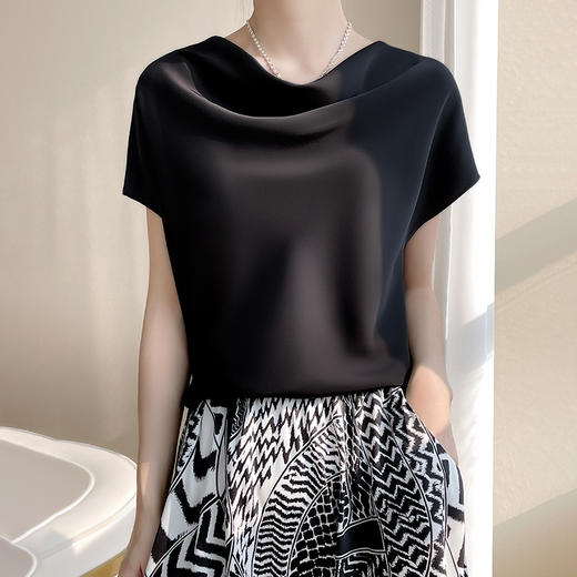 奥伊米 缤纷夏日仿真丝卷边圆领纯色丝滑短袖T恤 商品图6