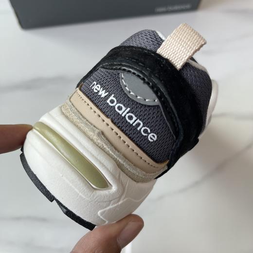 New Balance NB878新款儿童一脚蹬松紧运动鞋！  大工厂顶配工艺，松紧带设计钱，穿脱超方便，老爹款百搭又时髦，时尚运动风，复古感十足。 商品图4