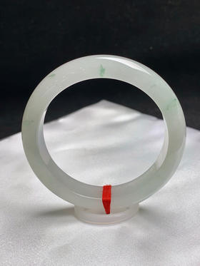 612759，56圈口，冰飘花正圈平安镯，淡晴底色飘淡花，冰润细腻，清爽干净