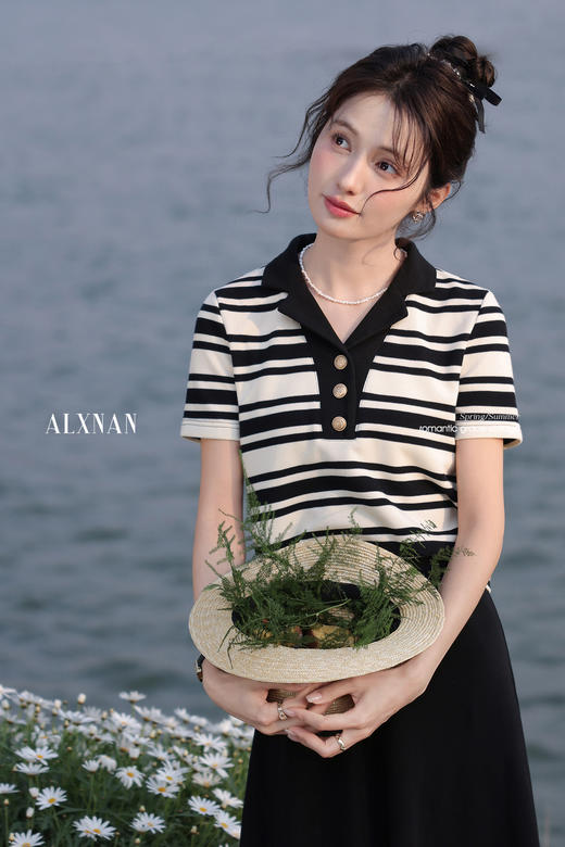 鹿向南  「墨白轻吟」条纹polo领短袖针织衫夏季显瘦百搭T恤上衣女 商品图5