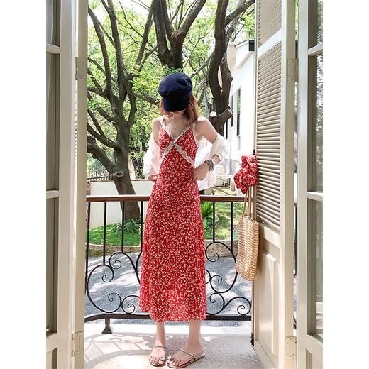 【折后再享2件88折】最后一波现货！蕾丝拼接碎花吊带连衣裙 日常209.99/件 立减70 秒杀139.99/件！！ 商品图3