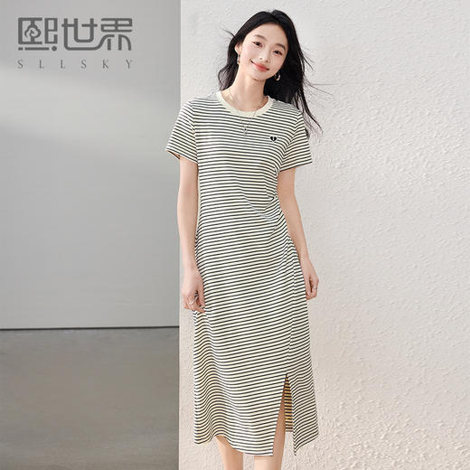 【专属特价】熙世界通勤休闲风条纹连衣裙女夏季2025年新款短袖气质开叉长裙子 商品图0