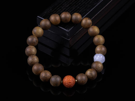 XY0287沉香+翡翠莲蓬南红回纹珠手串 商品图0