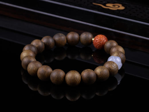 XY0287沉香+翡翠莲蓬南红回纹珠手串 商品图5