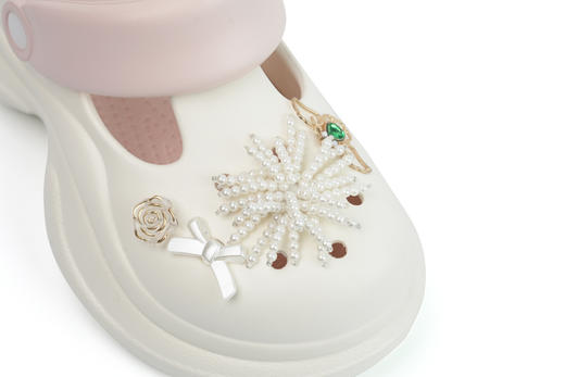 优选弹软EVA材质/更潮的老爹厚底/独特的鼻梁镂空款型/精致华丽的DIY装饰/清新欧若风拼色WZ25B62741 商品图5