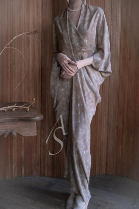 Cortana 灰褐光影MAYU垂褶真丝连衣裙