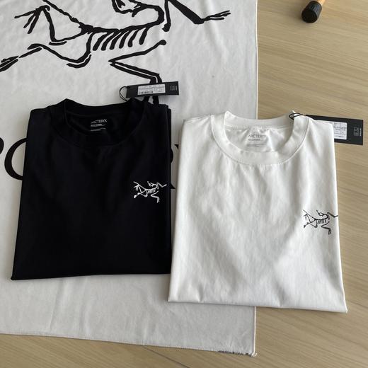 点此购买 始祖鸟夏季经典大鸟印花男女款短袖T恤 cp 316770 商品图7