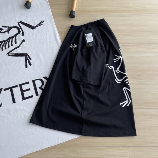 点此购买 始祖鸟夏季经典大鸟印花男女款短袖T恤 cp 316770 商品图5