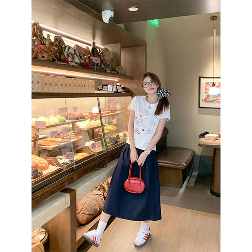 <曾小咸推荐>4.1现货秒杀！微信超特价！百搭正肩白底红色绣花短袖T恤 日常109.99 立减50 秒杀59.99！ 商品图3