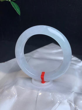 612771，53冰底白月光手镯，清新干净，整条干干净净的，版型大气