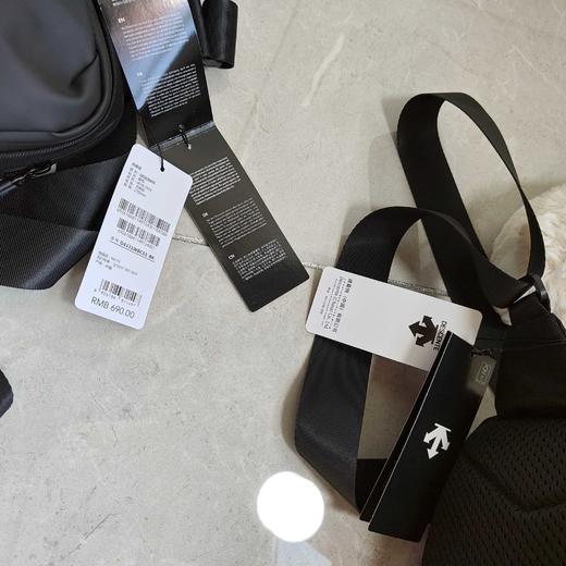点此购买 迪桑特男女款运动休闲胸包挎包 qk 316685 商品图8