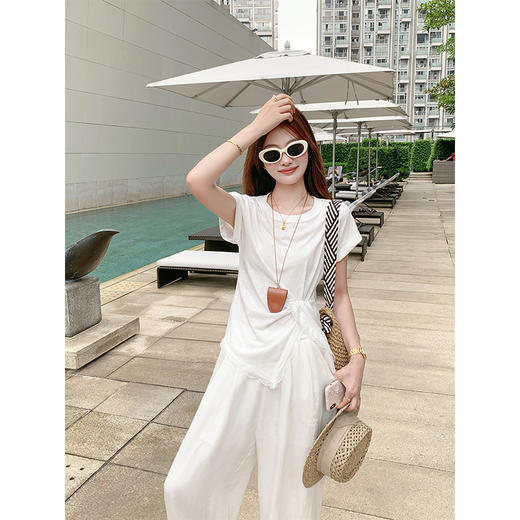 <曾小咸推荐>现货秒杀！最后一波 ！抢到赚到！下摆开衩蕾丝不规则短袖 日常109.99 立减50 秒杀59.99！ 商品图1