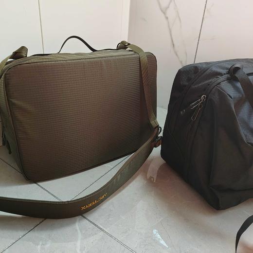 点此购买 始祖鸟可单肩斜挎可手提旅行包 qk 316688 商品图3