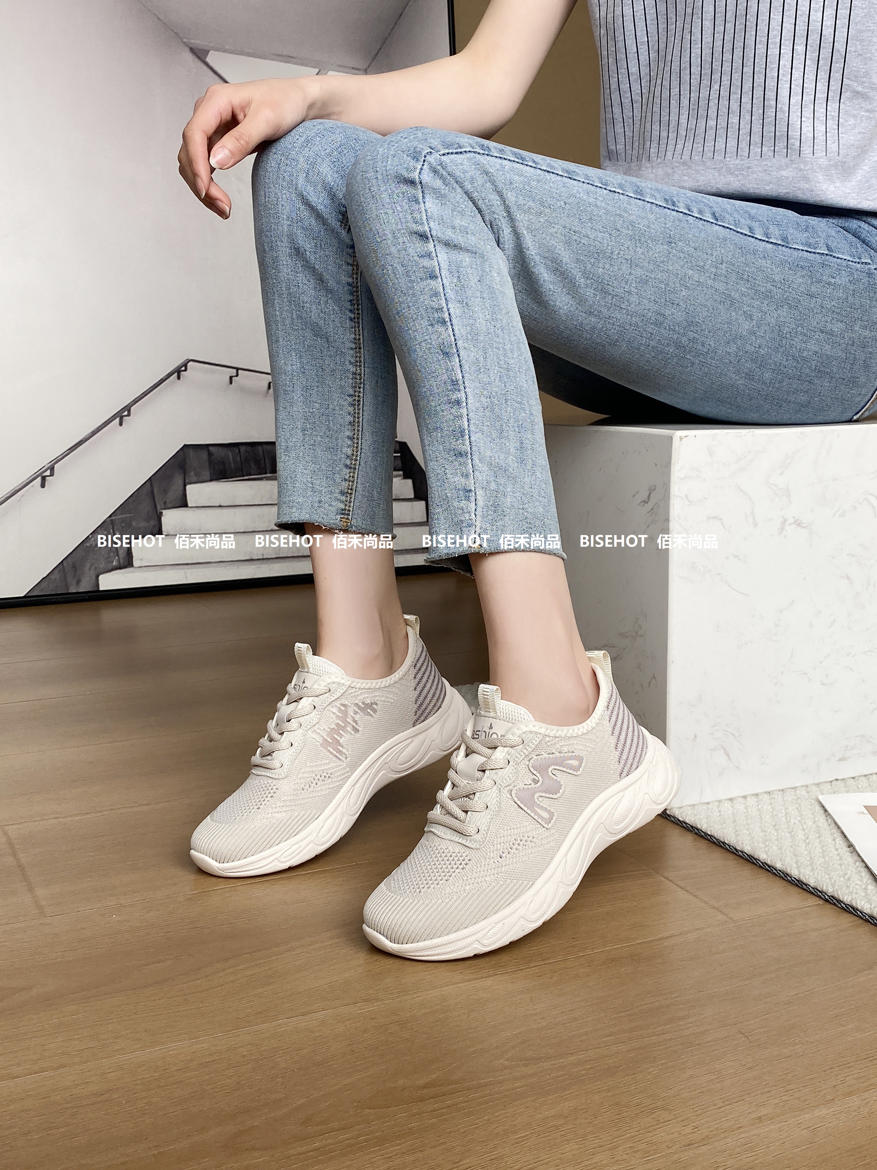 新品飞织网面休闲鞋653B52524（W）