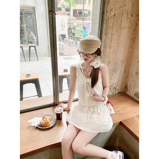 【169元任选2件】最后一波现货！韩系甜美白色蕾丝领口背心连衣裙 商品图1