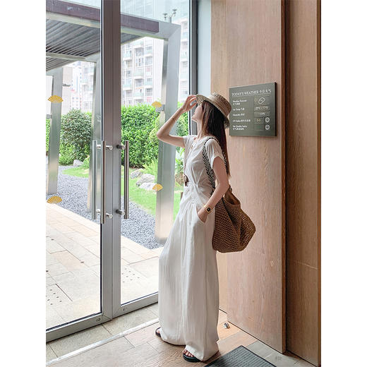 <曾小咸推荐>现货秒杀！最后一波 ！抢到赚到！下摆开衩蕾丝不规则短袖 日常109.99 立减50 秒杀59.99！ 商品图2