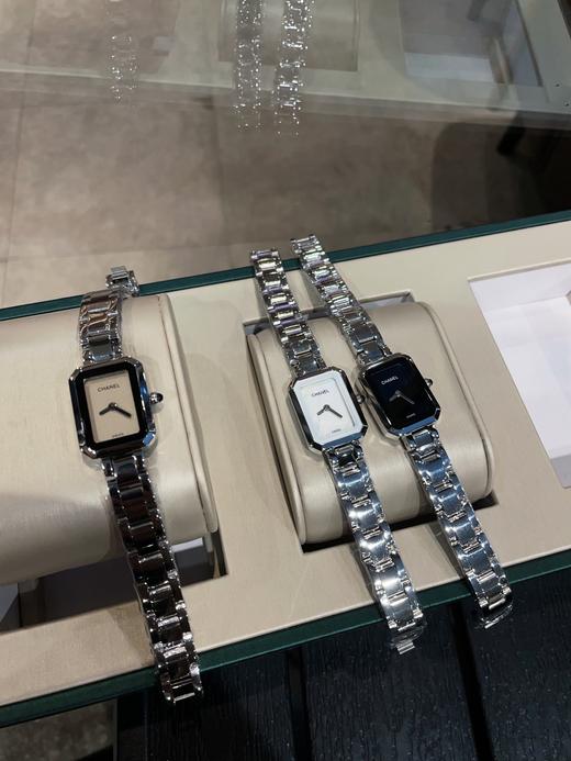 一枚简单却极其经典好看的腕表：Chanel香奈儿方糖 PREMIÈRE ROCK腕表 八角形表盘设计，灵感源自N°5香水瓶盖造型和巴黎芳登广场的标志性轮廓，辨识度超级高 商品图5