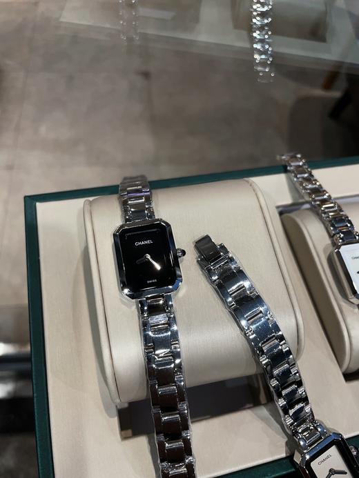 一枚简单却极其经典好看的腕表：Chanel香奈儿方糖 PREMIÈRE ROCK腕表 八角形表盘设计，灵感源自N°5香水瓶盖造型和巴黎芳登广场的标志性轮廓，辨识度超级高 商品图4