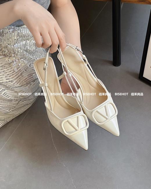 新品女士中空鞋766B52572（W） 商品图3