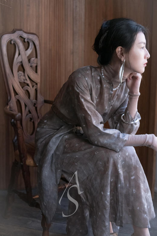 Cortana  灰褐光影JILL苎麻围裹式连衣裙 商品图1