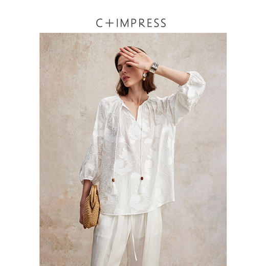 
西嘉原创设计 法式浪漫度假风衬衫花卉提花V领七分泡泡袖上衣女夏CS2502081 商品图0