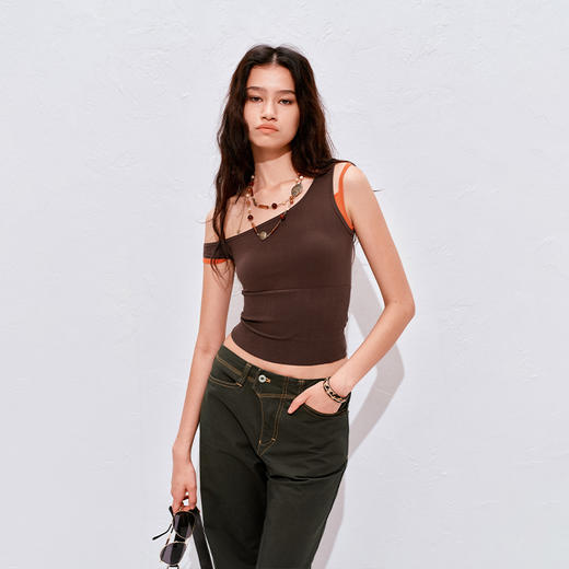 NUTH撞色斜肩假两件弹力针织吊带上衣女 商品图7