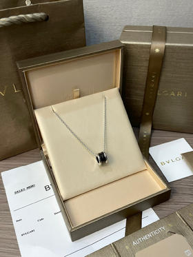Z品开模定制!! 宝格丽BVLGARI 慈善款小红人项链 顶级cnc切割工艺出货 黑陶瓷搭配银色的设计 非常百搭 很耐看也很有高级感