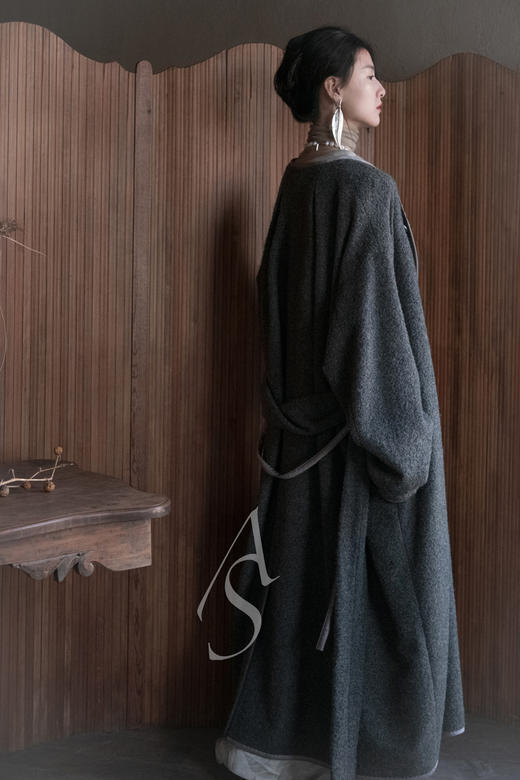 Mutedance  榄灰绿绵羊毛腰带长外套 商品图2