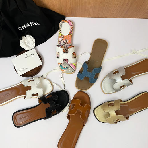 💕2025夏日奢侈大牌同款拖鞋合集💰69-89解锁小羊皮拖鞋❗❗ 年年人气都CHAO高的拖鞋又来啦 🥰夏天的气息一下就有了｜ 🆕ROAADN奢侈大牌同款夏日拖鞋 鞋型整体就很轻便 商品图4