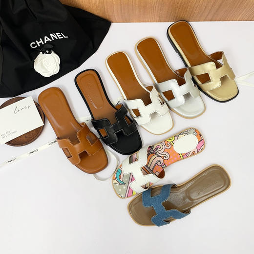 💕2025夏日奢侈大牌同款拖鞋合集💰69-89解锁小羊皮拖鞋❗❗ 年年人气都CHAO高的拖鞋又来啦 🥰夏天的气息一下就有了｜ 🆕ROAADN奢侈大牌同款夏日拖鞋 鞋型整体就很轻便 商品图2