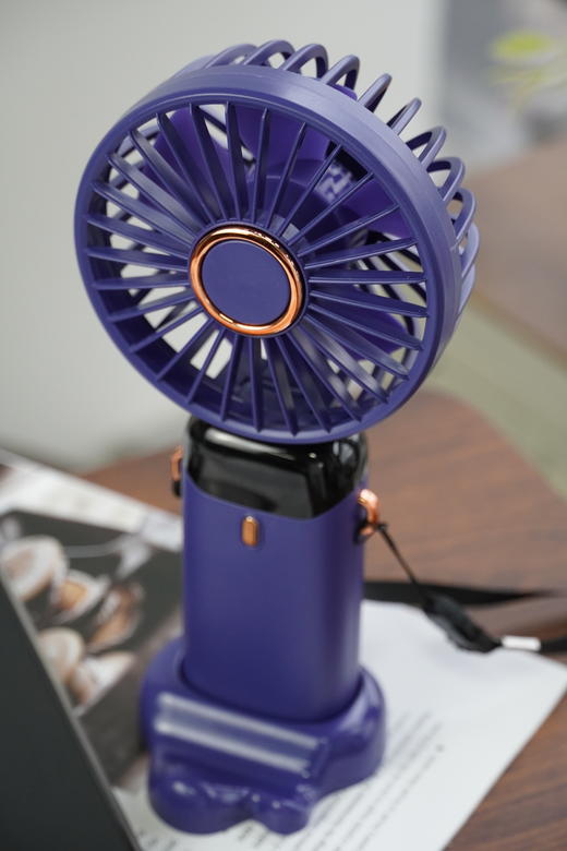 ☺️五一出门我们家人手一台🌡 怕热星人炎夏必备，消暑送凉❄🌬 超惠团价💰19.9 【AURARO 数显手持小风扇N15】巴掌大👏 超实用‼‼  商品图3