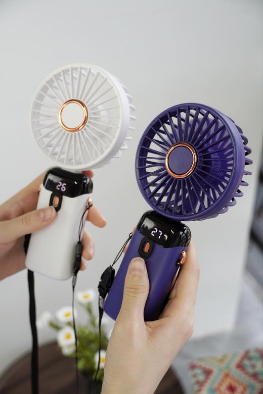 ☺️五一出门我们家人手一台🌡 怕热星人炎夏必备，消暑送凉❄🌬 超惠团价💰19.9 【AURARO 数显手持小风扇N15】巴掌大👏 超实用‼‼  商品图1