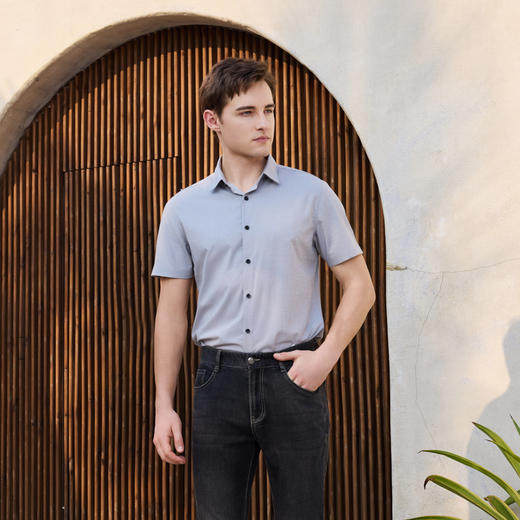 半身缘男装 夏季垂感提花柔软光洁抗皱短袖衬衫252112M01012135 商品图3