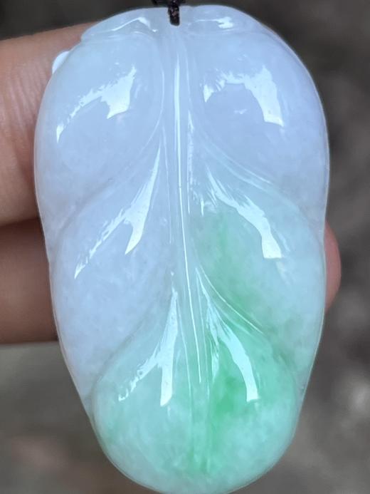 【云意轩翡翠】编号：9443 白底青金枝玉叶 天然翡翠 附证书 商品图1