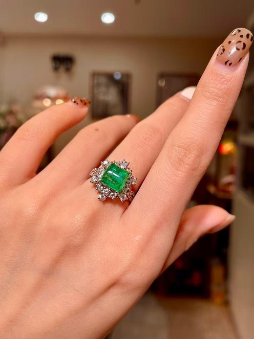 3.01ct蛋面祖母绿戒指 商品图3