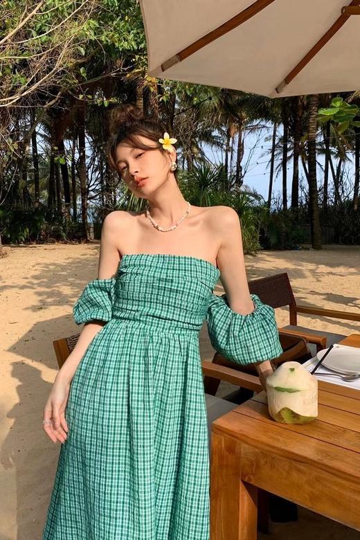 SIA SAYLOR 度假款绿色格纹抹胸泡泡袖连衣裙 18233 商品图0