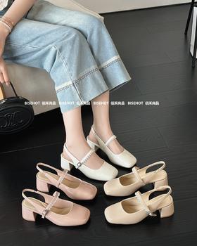 新品时装女式中空鞋798B52530（W）