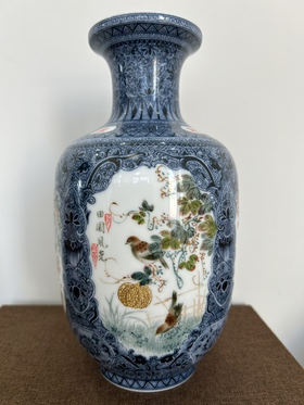 釉中彩四面开窗花鸟瓶