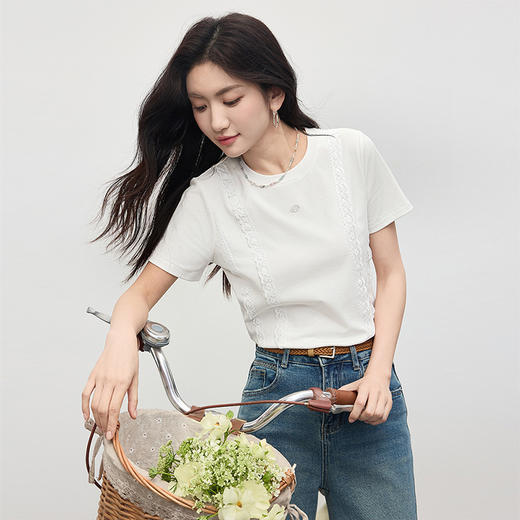 熙世界蕾丝花边拼接白色T恤女设计感圆领棉体恤上衣2025夏季新款 商品图4