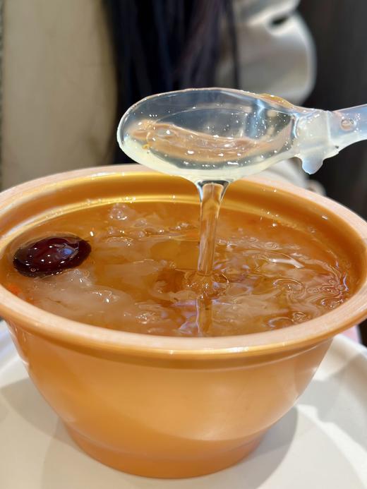 【哈曼丁·桃胶枸杞红枣银耳羹】配料干净，每一口都是天然滋养 滋味非凡，健康从每一餐开始！纯天然，滋味好 给您带来的不仅是美味，更是健康与自信！ 商品图4