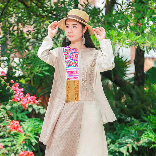 【出游新品】归弥民族风拼撞上衣 | v领设计 | 现货加急发 商品图6