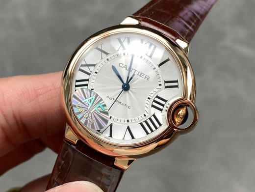 AF穷工极态，精雕细刻——卡地亚36mm自动机械蓝气球系列腕表
延续以往优异的产品质量更换全新包装和全新防伪标，让高品质更有识别性
【表壳】直径36毫米，原装一致！精钢材质表壳❕原版开模的❕❕ 商品图2