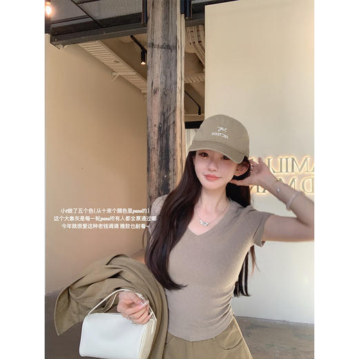 金蘑菇菇 新季不减肥t系列 / 一秒好身材 微妙小版型V领修身短袖 商品图2