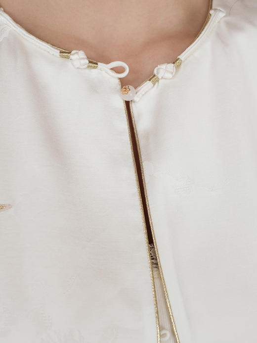 盛唐婧| 新中式蝶舞织金真丝缎马甲 商品图2