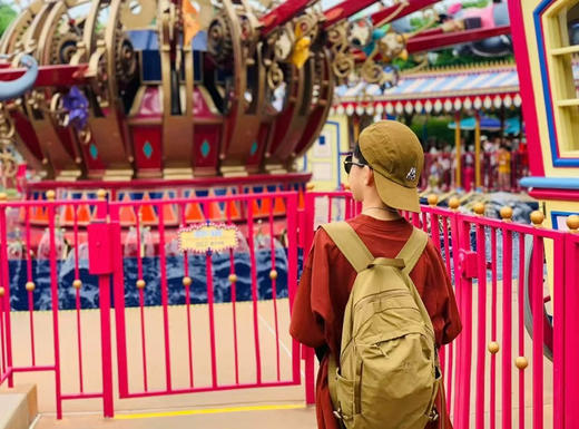 韩单正品KOLON中性款大容量双肩包背包，中性款运动徒步双肩，功能性强大，自重轻，防水防雨，满足多场景户外需求，中性款大容量双肩背包，功能性强大，自重轻！比一件t恤还要轻。
四个色，代购700➕ 商品图11