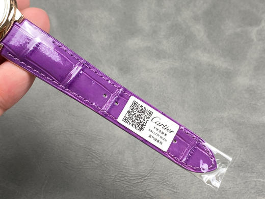 AF穷工极态，精雕细刻——卡地亚36mm自动机械蓝气球系列腕表
延续以往优异的产品质量更换全新包装和全新防伪标，让高品质更有识别性
【表壳】直径36毫米，原装一致！精钢材质表壳 正品原版开模❕❕❕ 商品图7