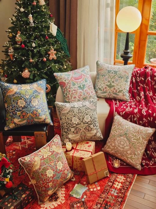 绝美抱枕【英国William Morris名画系列抱枕】复古花纹 靠垫 顶奢家居美学质感 家居博主挚爱 商品图0