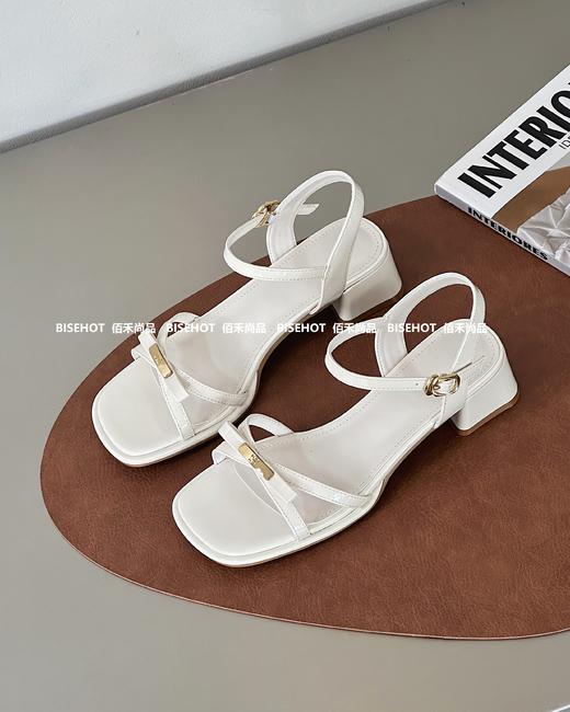 新品时尚女凉鞋798B52582（W） 商品图1