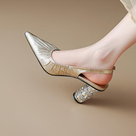 【预售5天】时尚银色法式高跟鞋夏季新款珍珠水钻粗跟羊皮包头后空真皮凉鞋女HCYYHD&6071 商品图4