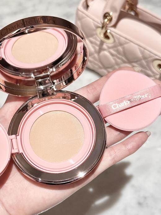 【露思同款】Charlotte Tilbury CT微光粉气垫1C 粉光枕边话水光细腻遮瑕长效持妆清透滋润25年新品 商品图4